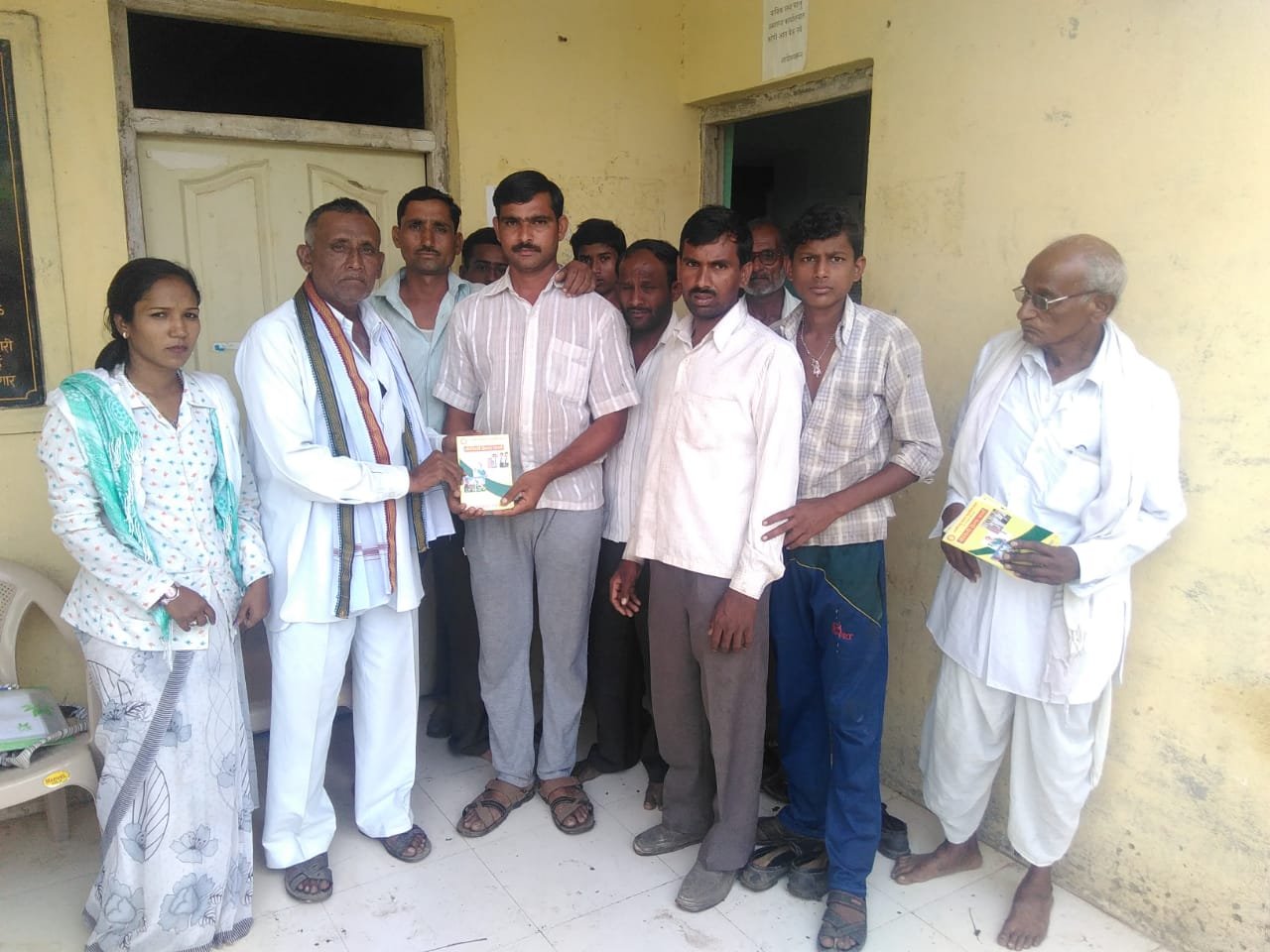 आरोग्य तपासणी व फॅमिली हेल्थ कार्ड शिबीर फोटो 95
